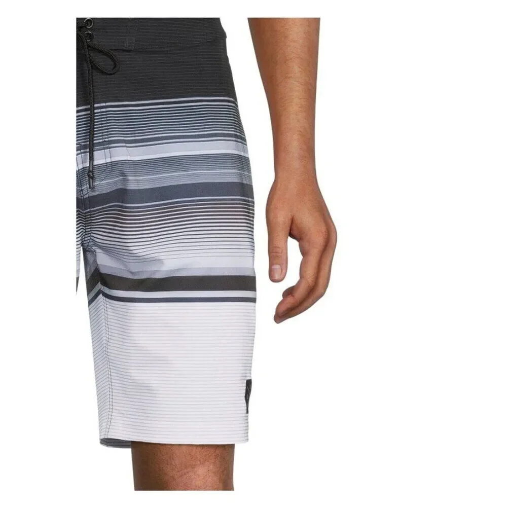 No Boundaries Men’s Knee High Swim Trunks Size 28
